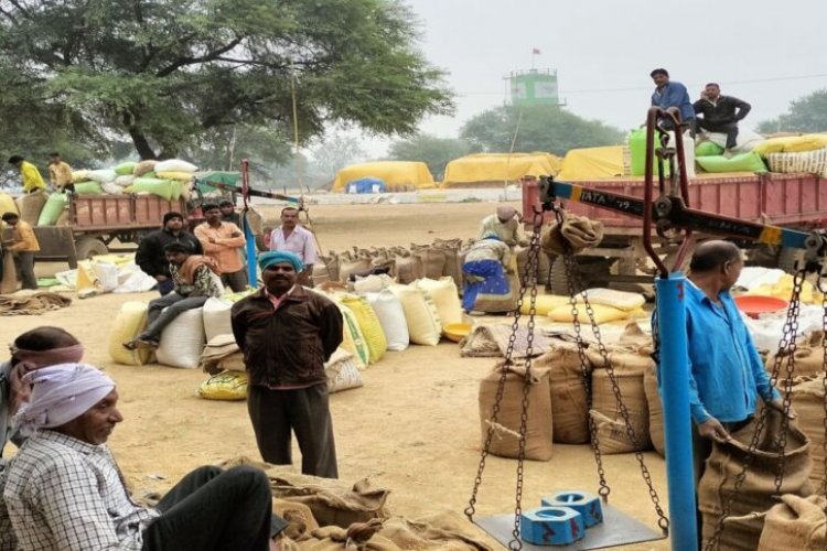 ​किसानों को बड़ी राहत : छत्तीसगढ़ के धान खरीदी केंद्रों में बनेगा आधुनिक इंफ्रास्ट्रक्चर, शेड-सह-चबूतरा निर्माण को मंजूरी
