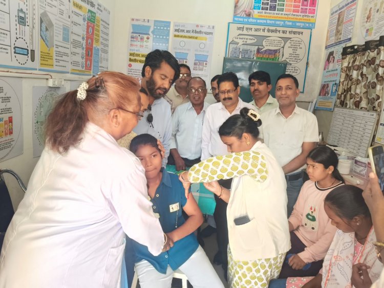 सहकारिता से स्वास्थ्य सुरक्षा का संकल्प : कुनकुरी में लगा निःशुल्क हेल्थ कैंप, जशपुर में बेटियों को सर्वाइकल कैंसर से बचाने के लिए तेज हुआ एचपीवी टीकाकरण अभियान