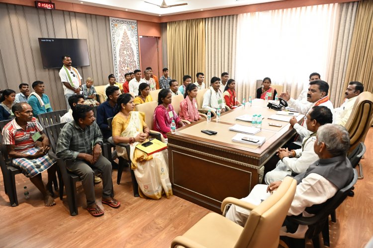 मुख्यमंत्री विष्णुदेव साय के सुशासन विजन को मिली नई गति, बस्तर में नक्सल मामलों की त्वरित समीक्षा और पात्र बंदियों की रिहाई प्रक्रिया होगी तेज