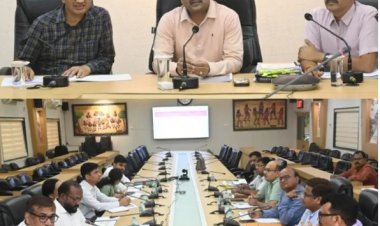 प्रमुख सचिव सोनमणि बोरा ने ली विभागीय योजनाओं की समीक्षा बैठक,छात्रवृत्ति स्वीकृति और जनसुनवाई को लेकर दिए सख्त निर्देश