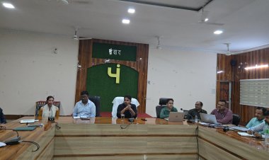 जशपुर में स्व-सहायता समूहों को आत्मनिर्भर बनाने की बड़ी पहल, उद्यम ऋण से जोड़ने पर जोर : 130 प्रतिभागियों की कार्यशाला में रोजगार और स्वरोजगार विस्तार की रणनीति पर मंथन, उत्कृष्ट FLCRPs सम्मानित