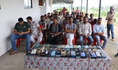 सक्ती पुलिस की बड़ी कार्रवाई, 20 लाख के 100 गुम मोबाइल बरामद; मालिकों को लौटाए फोन