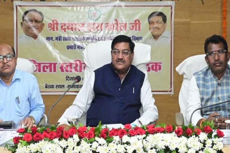 अवैध रेत उत्खनन, भण्डारण एवं परिवहन पर करें सख्त कार्यवाही : मंत्री बघेल