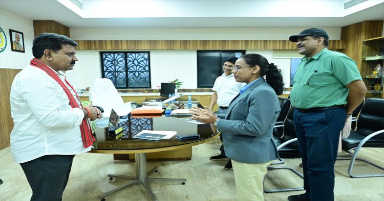 उप मुख्यमंत्री  विजय शर्मा ने राष्ट्रपति भवन से आमंत्रण मिलने पर रेणुका गोस्वामी को दी बधाई