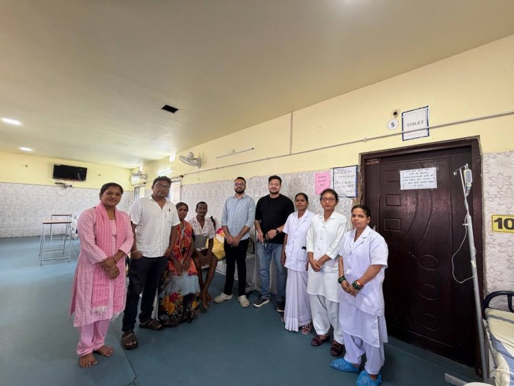 जशपुर जिला अस्पताल में मौत से जंग जीत गया 55 वर्षीय मरीज, आंत में छेद और सेप्टिक शॉक के बीच डॉक्टरों ने की जटिल सर्जरी : हालात थे बेहद नाजुक, कई बार गिरा ब्लड प्रेशर,सर्जरी के बाद ICU में रखा गया, उपचार के बाद स्वस्थ होकर घर लौटा मरीज