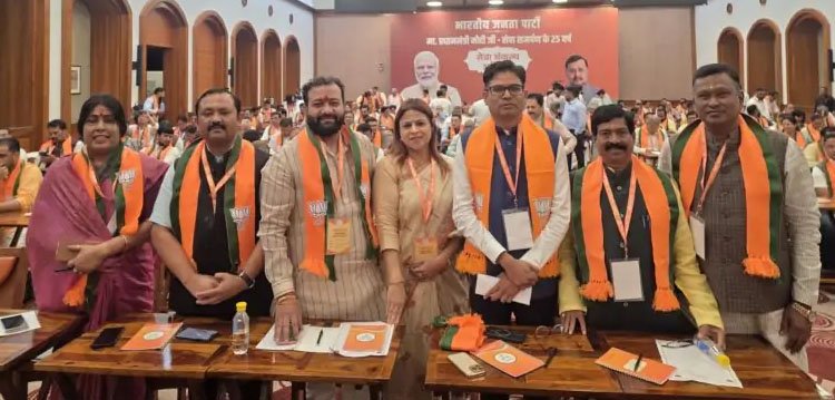 नितिन नबीन की अध्यक्षता में भाजपा की संपन्न हुई राष्ट्रीय बैठक, विभा अवस्थी समेत छत्तीसगढ़ की टीम हुई शामिल