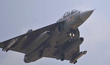 वायुसेना को मिला एलसीए तेजस व एचटीटी-40 विमान, रक्षा मंत्री राजनाथ सिंह ने बताया महत्वपूर्ण पड़ाव
