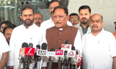 सिंगापुर से रायपुर लौटे CM साय, ढोल-नगाड़ों से स्वागत, बोले – सफल रहा दौरा, छत्तीसगढ़ को मिले ₹43,600 करोड़ के निवेश प्रस्ताव