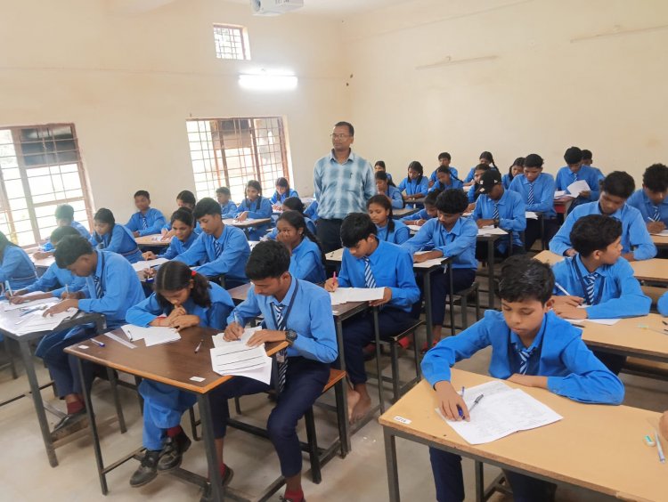 अबूझमाड़ में बदलाव की नई इबारत: जहां 15 साल रहा सुरक्षा कैंप, अब वहीं संवर रहा आदिवासी बच्चों का भविष्य