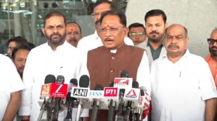 सिंगापुर से रायपुर लौटे CM साय, ढोल-नगाड़ों से स्वागत, बोले – सफल रहा दौरा, छत्तीसगढ़ को मिले ₹43,600 करोड़ के निवेश प्रस्ताव