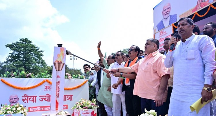 विकसित भारत के संकल्प से जगमगाया जशपुर, पर्यटन मंत्री राजेश अग्रवाल के नेतृत्व में निकली ‘सेवा ज्योति यात्रा’