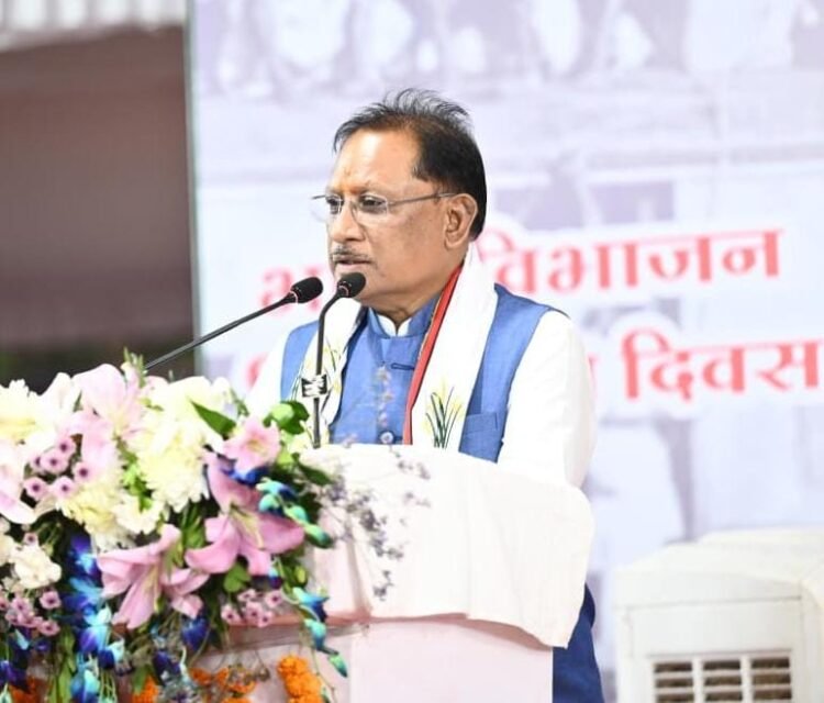 गंगरेल की तेज लहरों के बीच फंसे मछुआरे के लिए देवदूत बनी रेस्क्यू टीम, सुरक्षित बचाई जान